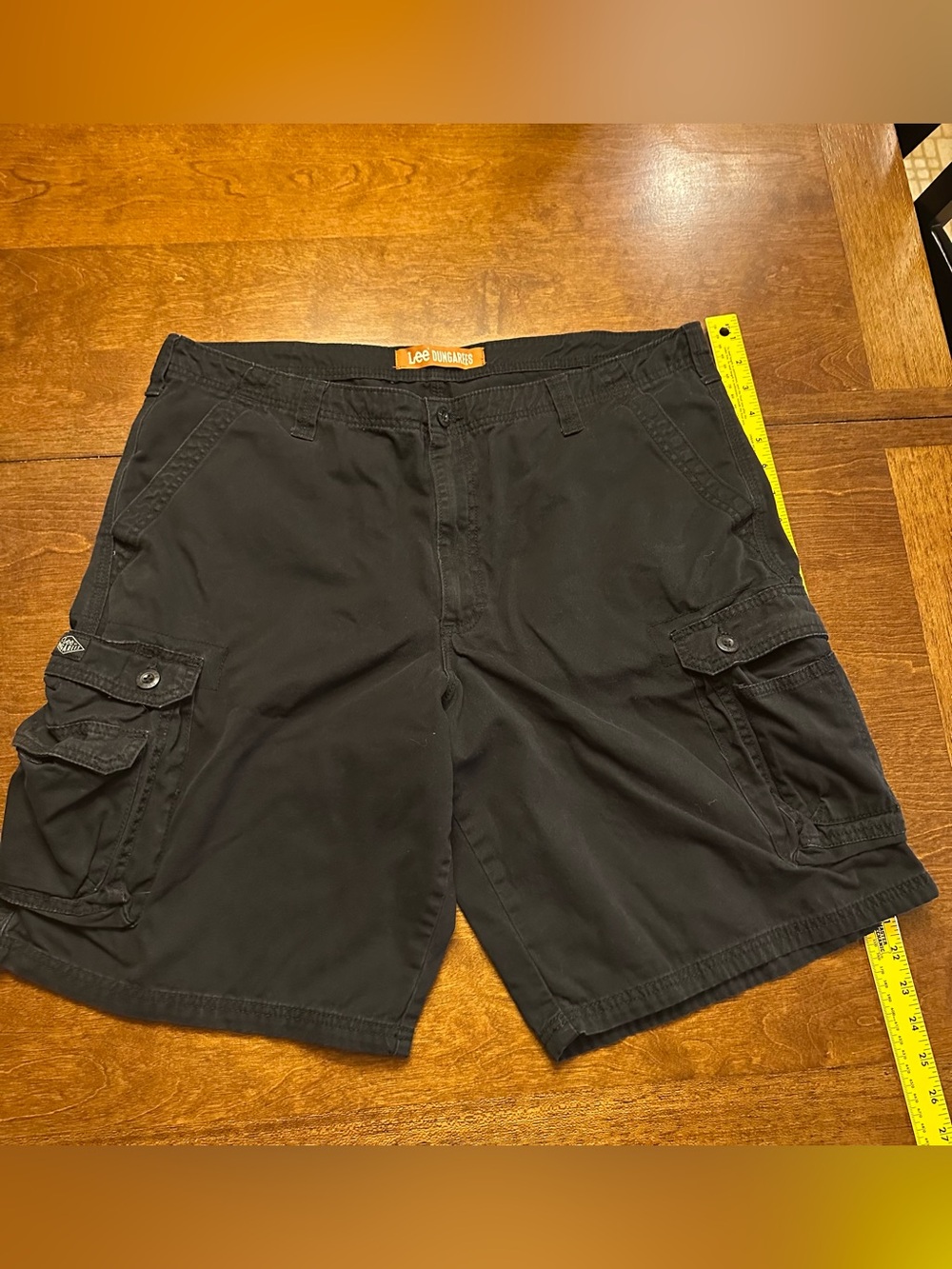 Lee Men’s Black Cargo Shorts with Multiple Pockets
